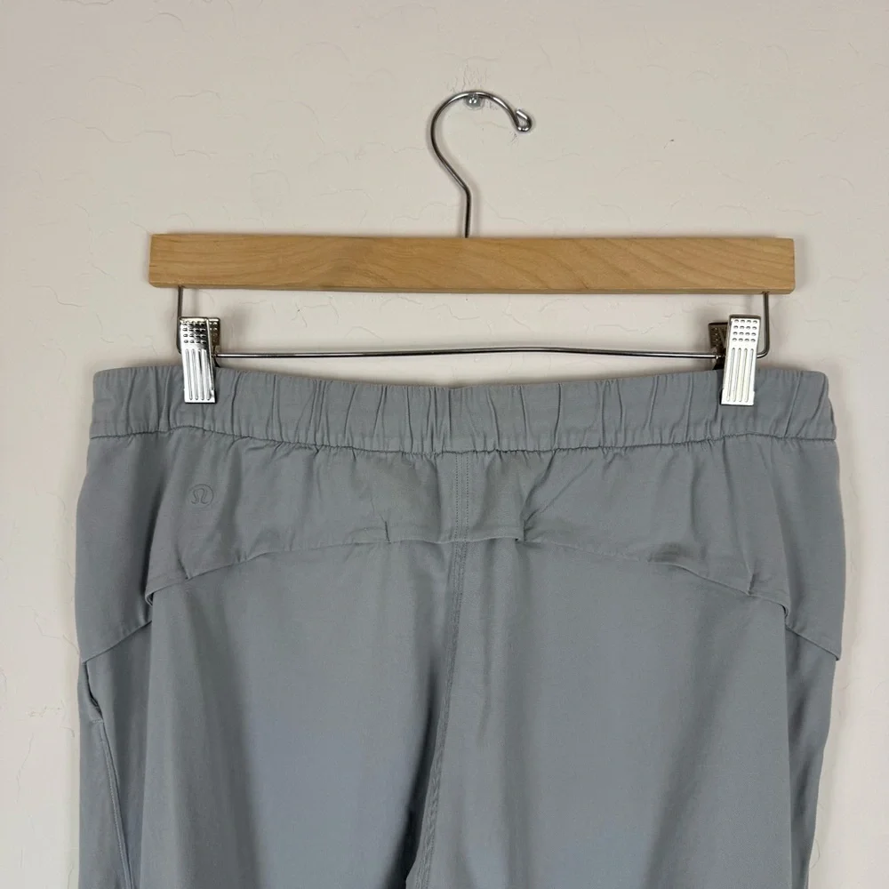 Lululemon Essential Affinity Mid Rise Jogger in Rhino Grey